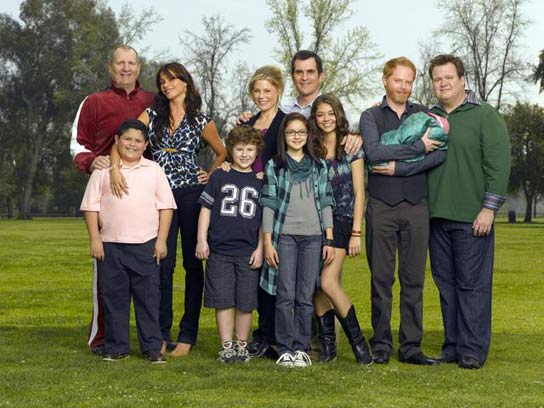 Modern Family Hits Home w/ Comedy Award at the 64th Primetime Emmys, The NEW Hollywood Video